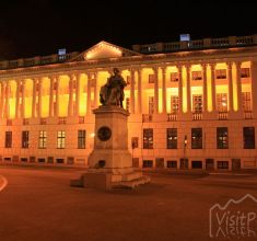 Biblioteka Raczyńskich nocą